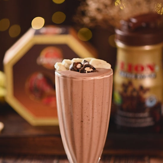 choco banana smoothie with dates syrup