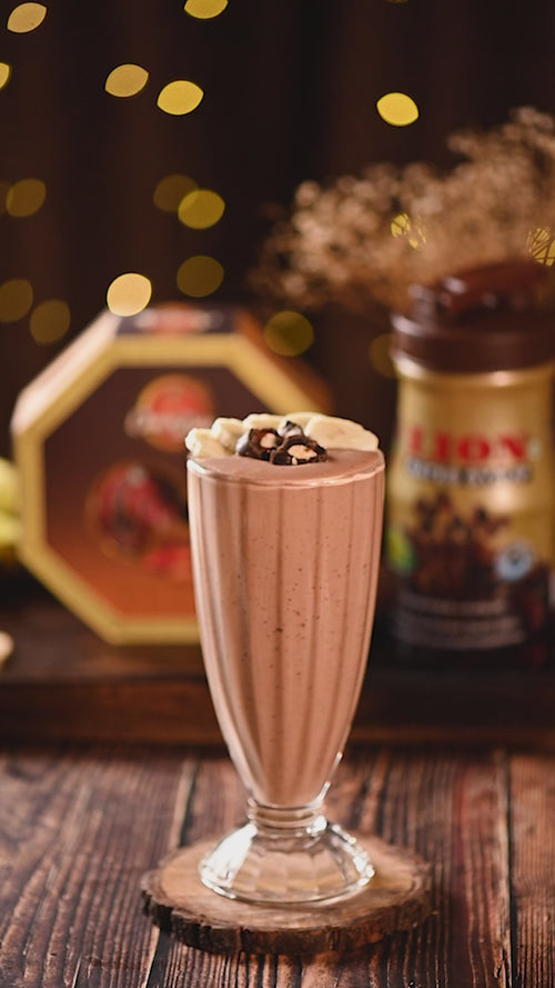 choco banana smoothie with dates syrup